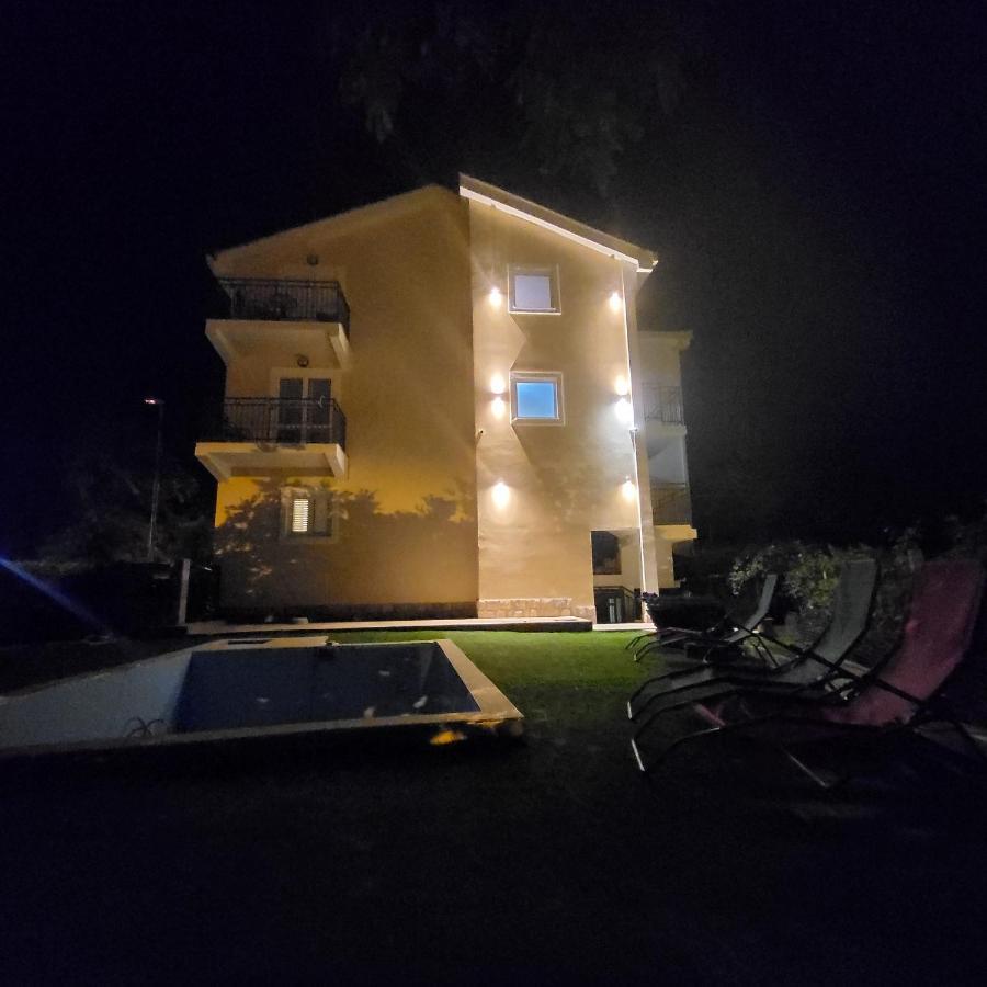 Apartmani Mia Sorajic Petrovac Luaran gambar