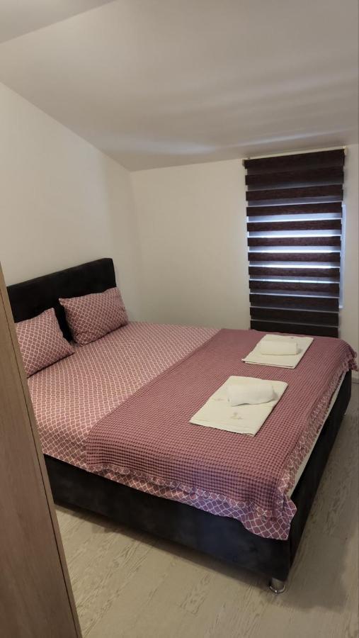 Apartmani Mia Sorajic Petrovac Luaran gambar