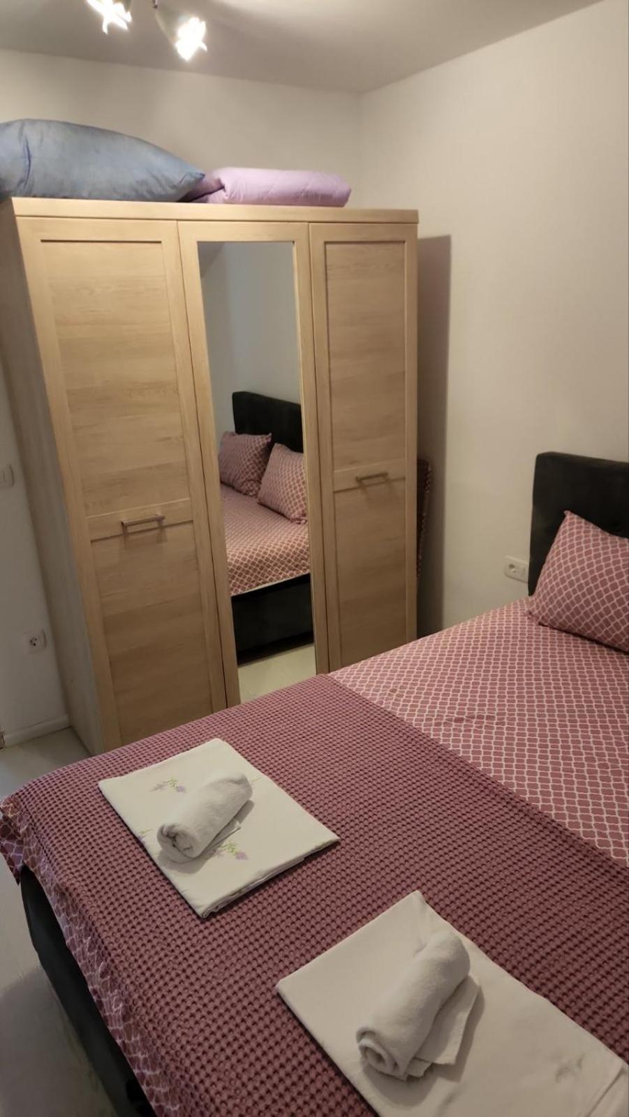 Apartmani Mia Sorajic Petrovac Bilik gambar